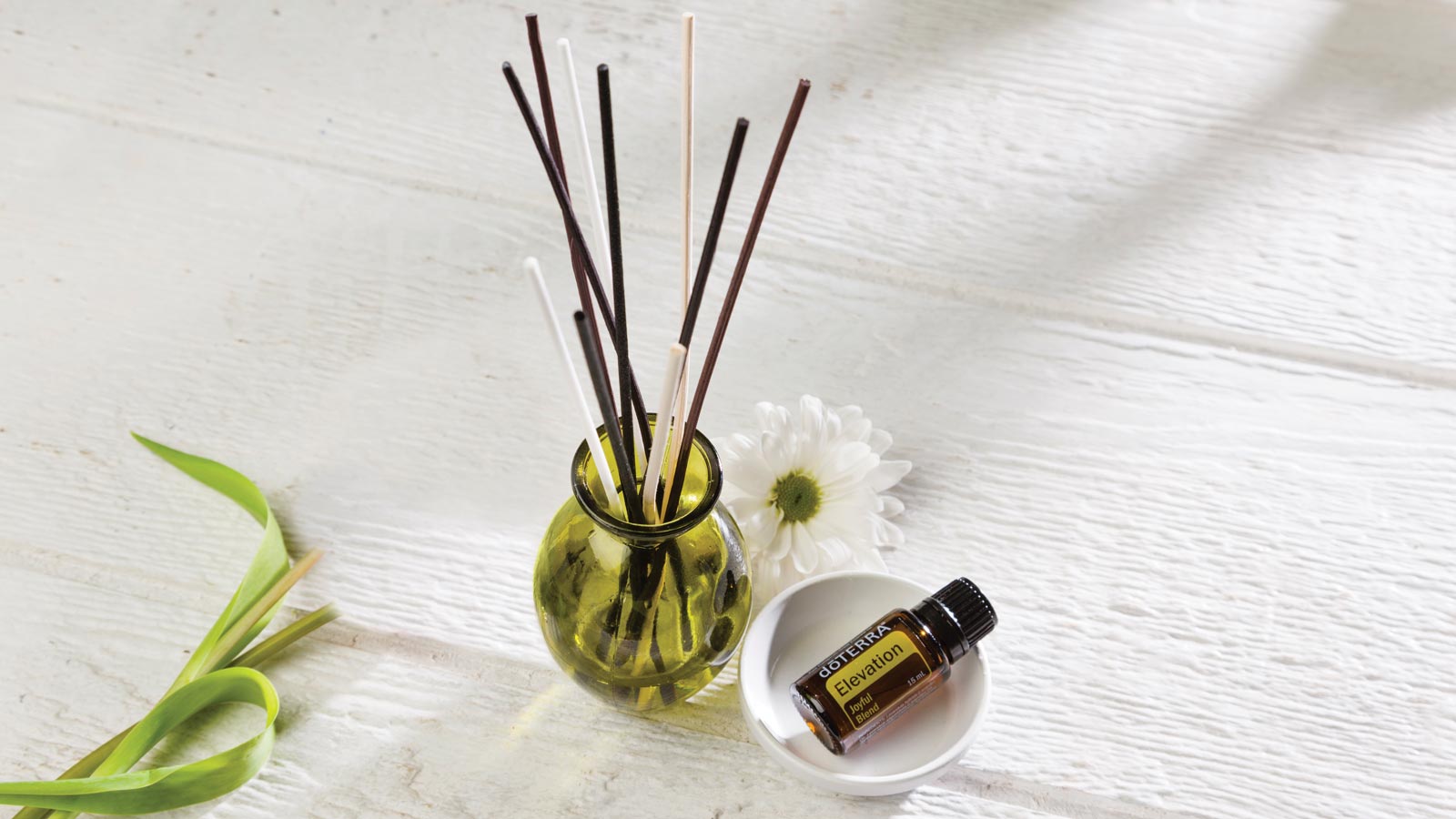 Cara Membuat Aromaterapi ala Reed Diffuser untuk Mengusir Lelah