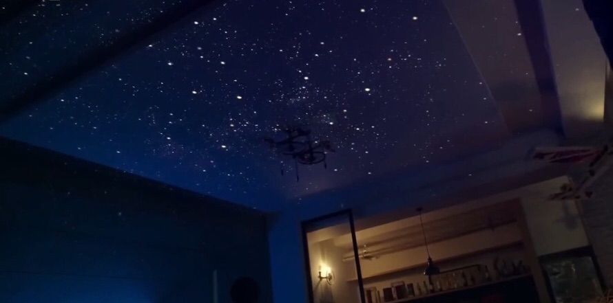 dekorasi kamar ala korea dengan dekorasi di langit-langit