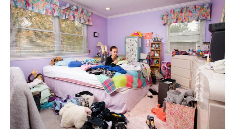 Membersihkan Kamar