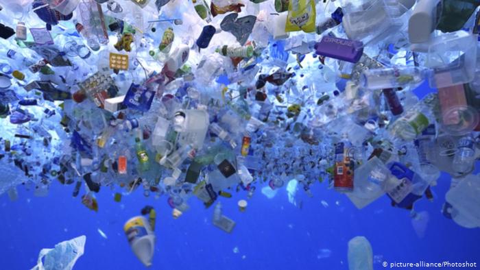 sampah plastik cemari laut