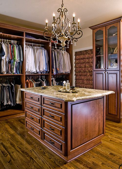 desain walk in closet lampu chandelier