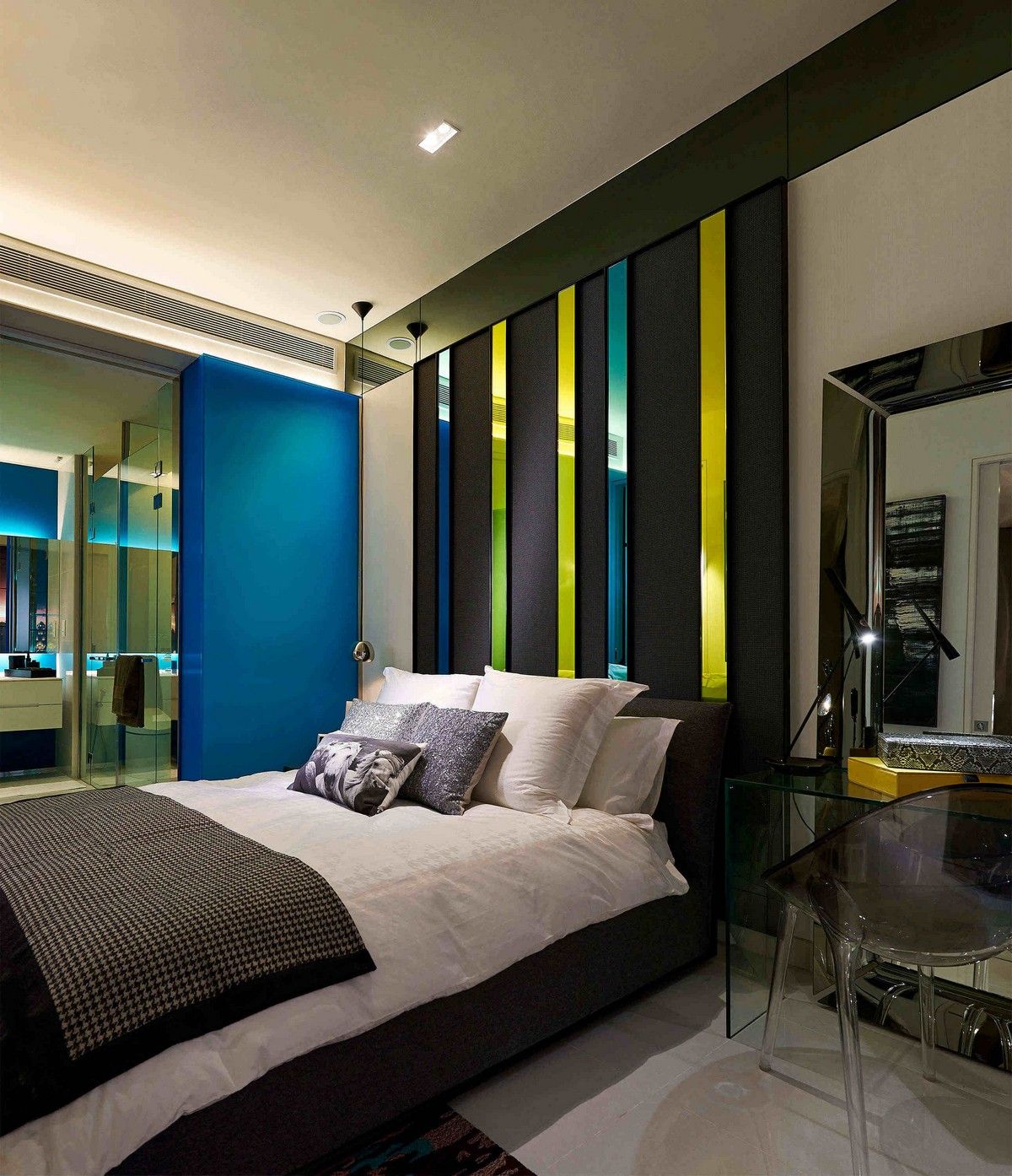 dekorasi kamar tidur maskulin dengan beberapa warna