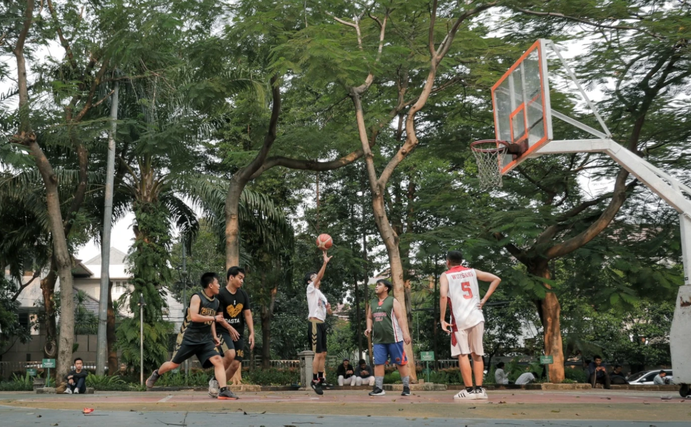 lapangan basket gratis di jakarta - taman menteng 