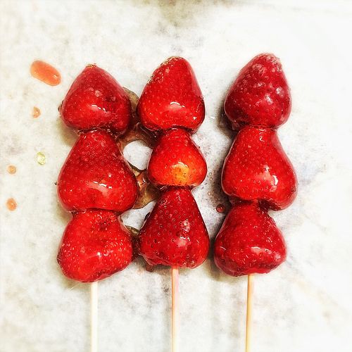 resep olahan buah - permen strawberry tanghulu