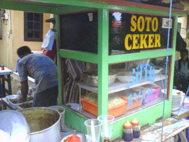 Soto Ayam Ceker kaki lima