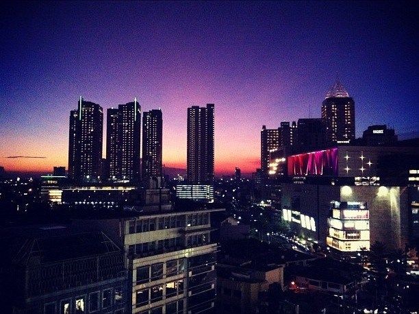 sunset di jakarta parkiran Grand indonesia