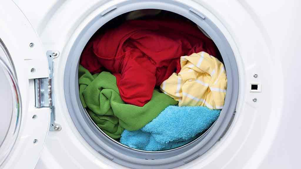  mengeringkan pakaian di mesin cuci