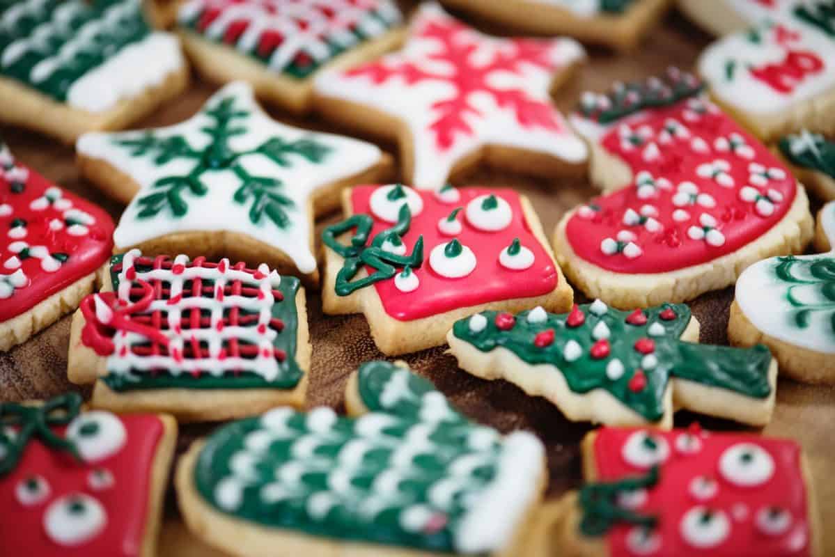 7 Resep Kue Lezat untuk Meramaikan Suasana Natal, dari Kukis Klasik hingga Permen Cokelat