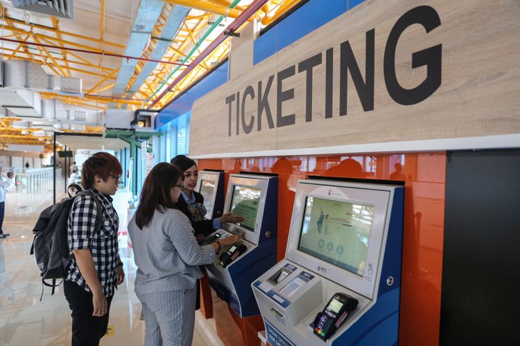 cara naik kereta bandara - beli tiket kereta bandara online atau offline