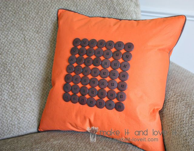 diy bantal sofa dengan kancing