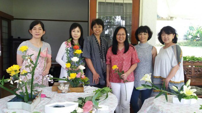 kegiatan seru di pusat kebudayaan kursus ikebana