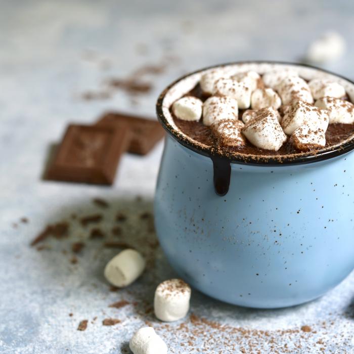 menu natal dan tahun baru - cokelat panas marshmallow