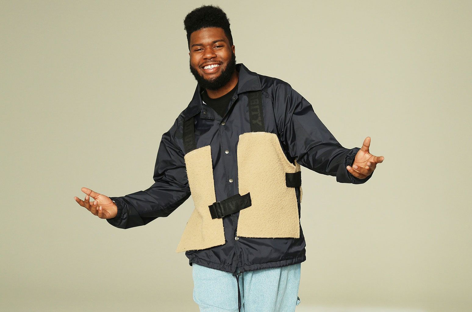 Khalid biasa dikenal dengan lagu romantis yang melankolis