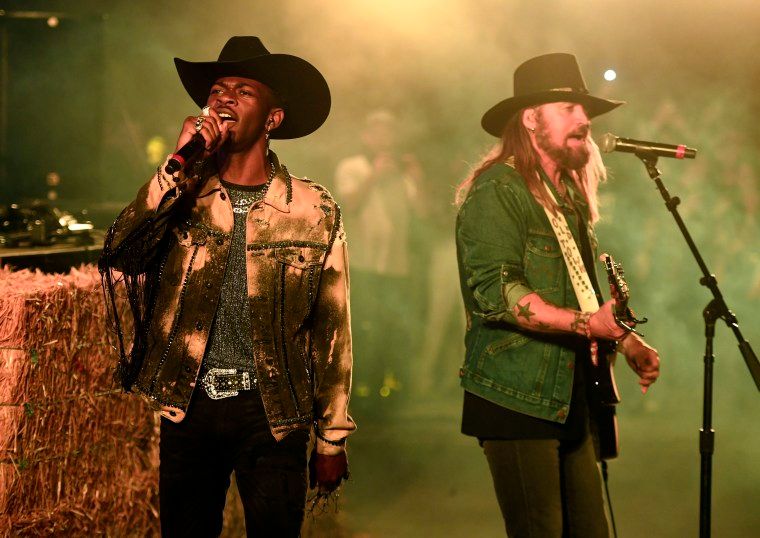 Lil Nas X dan Billy Ray Cyrus di Stagecoach Festival 2019