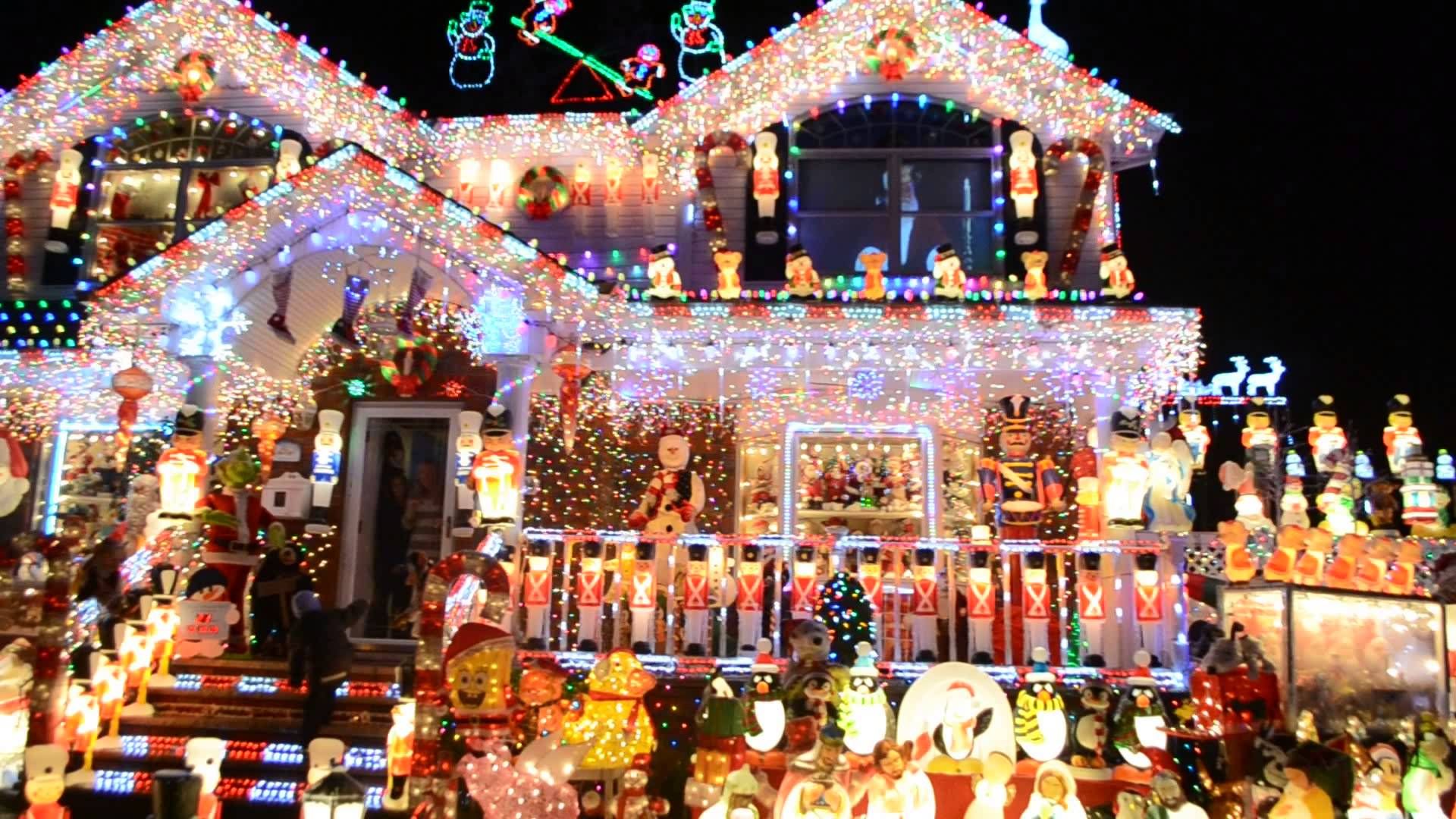 Salah satu rumah yang menang di The Great Christmas Light Fight