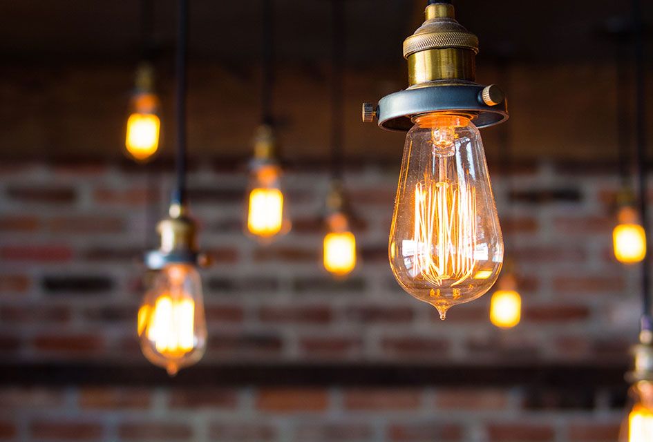 desain interior rumah industrial - lampu industrial