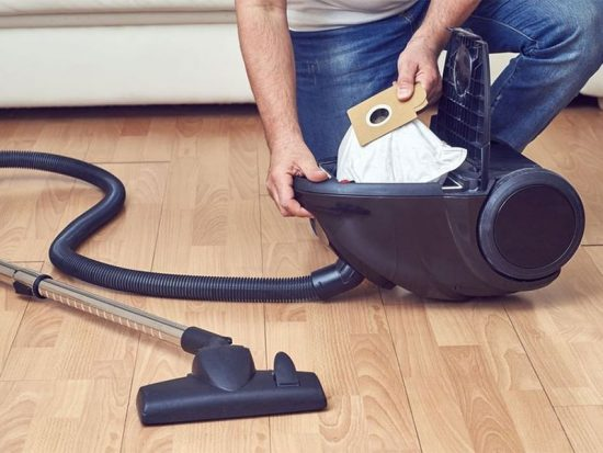 menggunakan vacuum cleaner dengan efektif 
