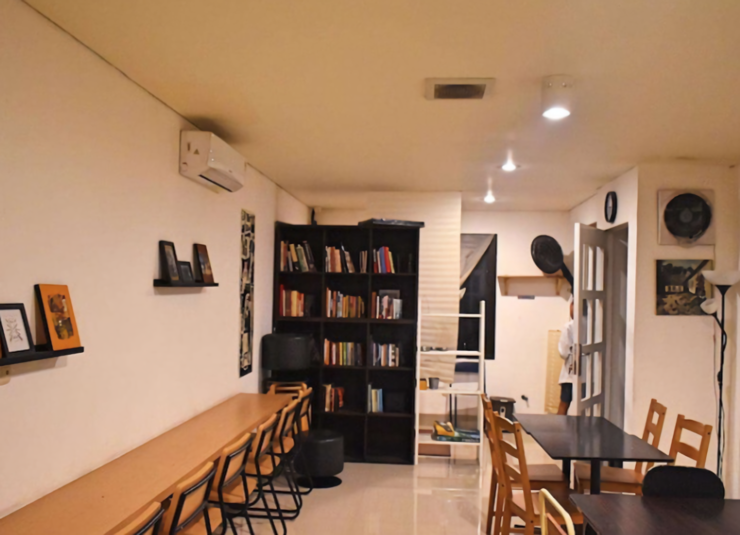 kafe buku di jabodetabek - morethana mini library