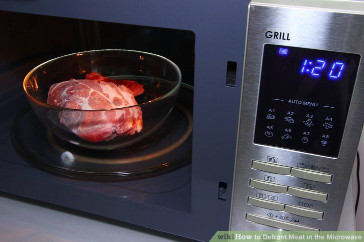 Можно размораживать мясо в микроволновке. Разморозка в микроволновке. Мясо приготовить в микроволновой печи. Мясо размороженное в микроволновке.