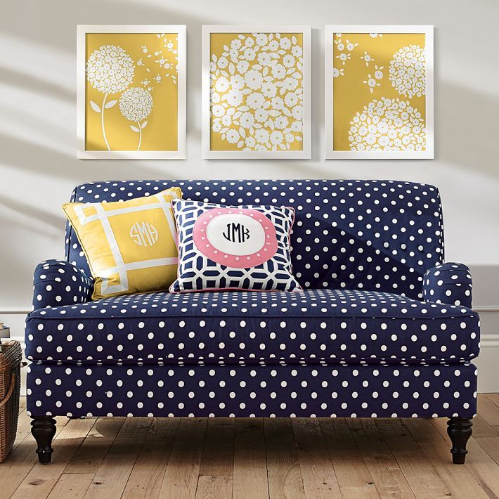 Dekorasi motif polka dot - sofa dot bold