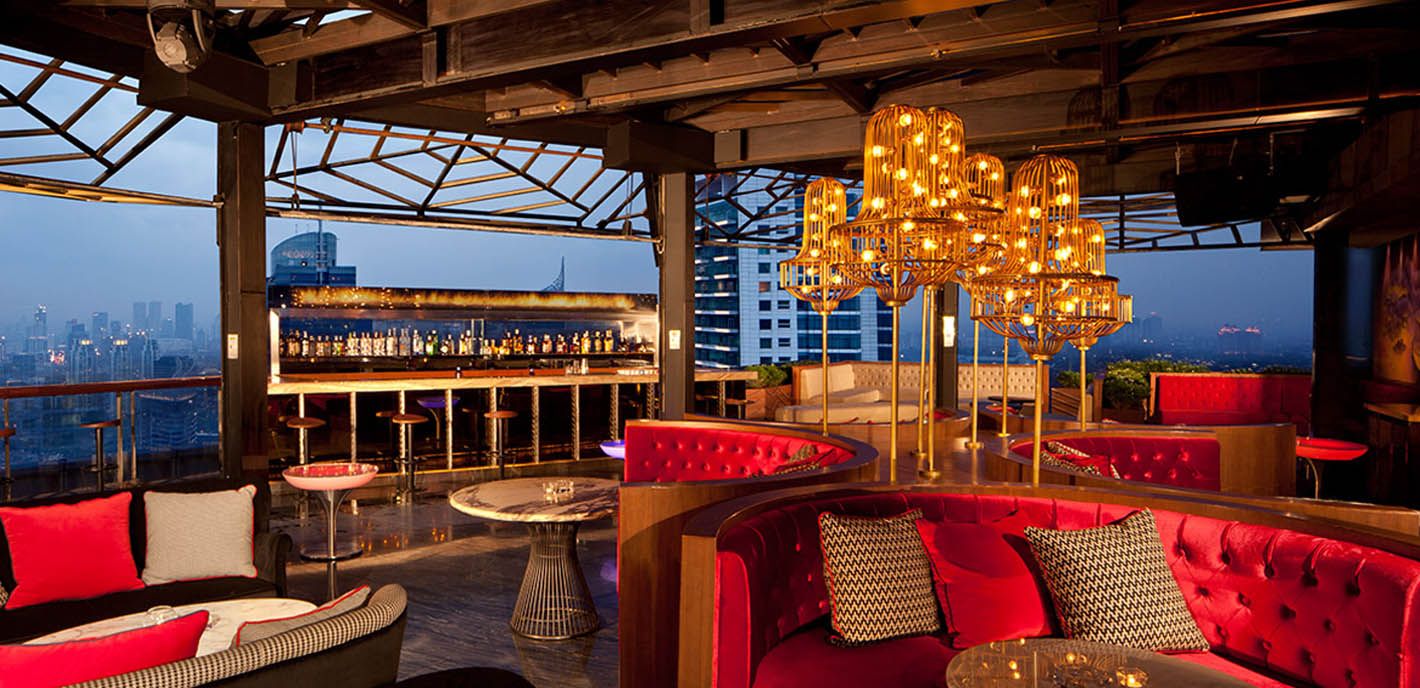 restoran rooftop di jakarta - cloud lounge & dining