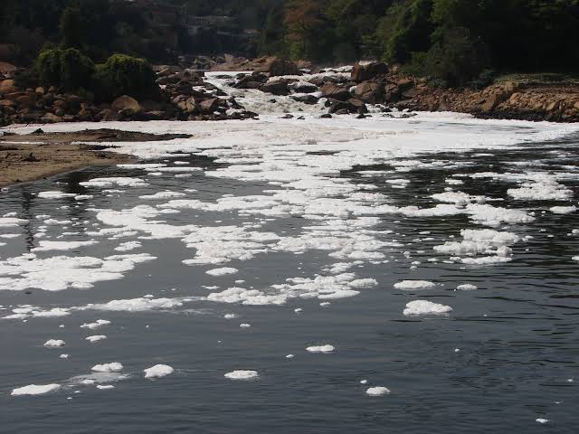 air banjir terkontaminasi