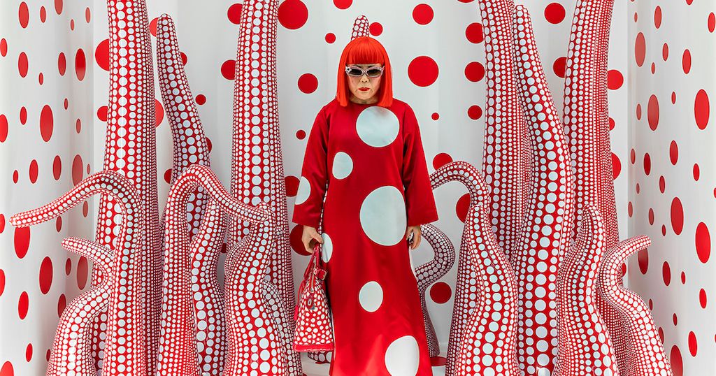 Dekorasi motif polka dot - Yayoi Kusama