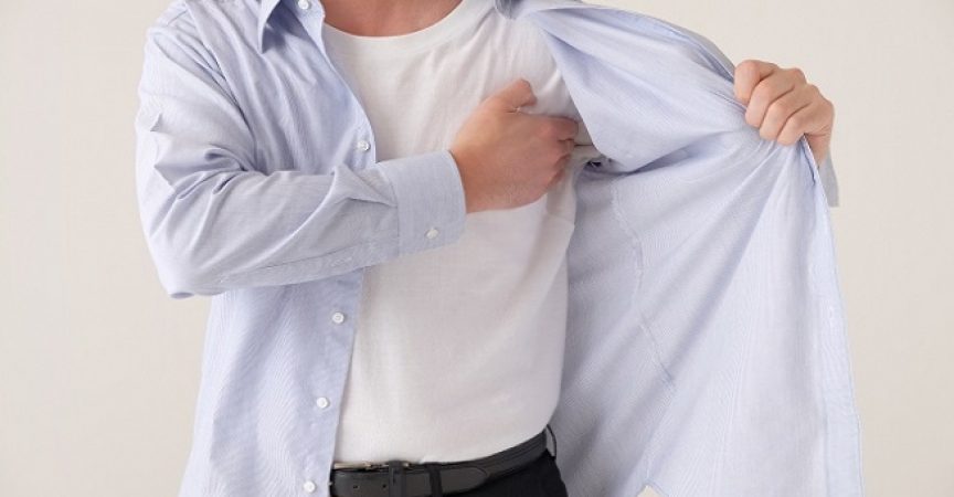5 Trik Mudah Mencuci Baju yang Terkena Noda Deodoran Membandel