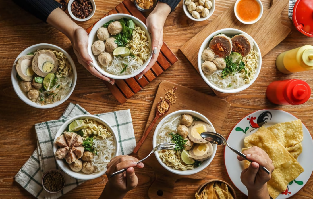 6 Tempat Makan Murah di Thamrin yang Siap Memanjakan Perut Sepulang Kantor