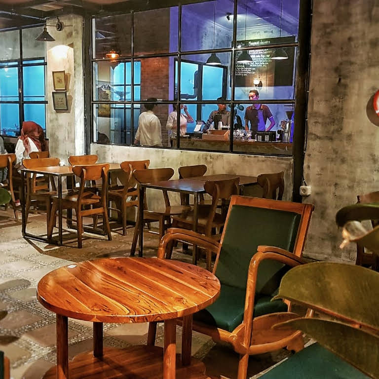 kafe baru di tebet - sesepuh kopi