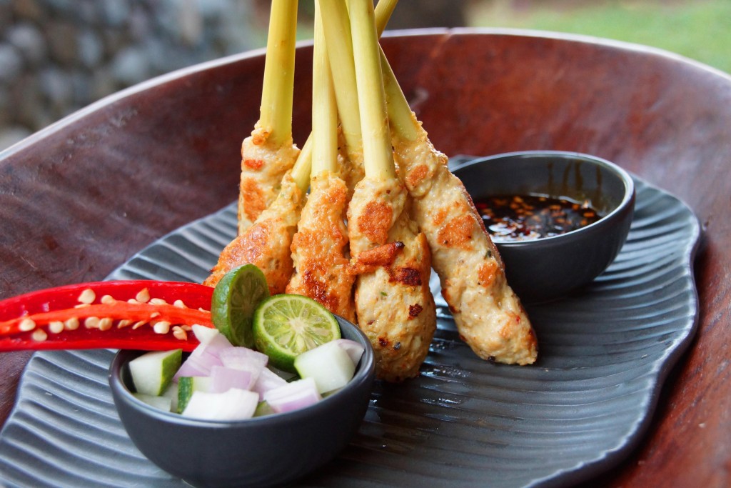 10 Sate Khas Indonesia yang Superenak | Penggemar Kuliner Wajib Coba