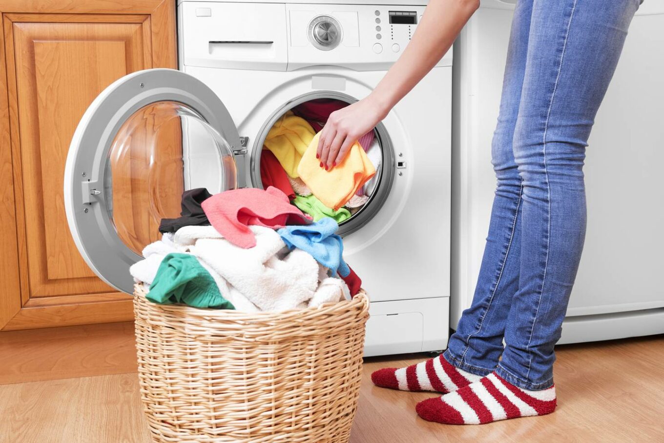 Cuci Secara Terpisah Dari Pakaian Berbahan Lain baju satin awet