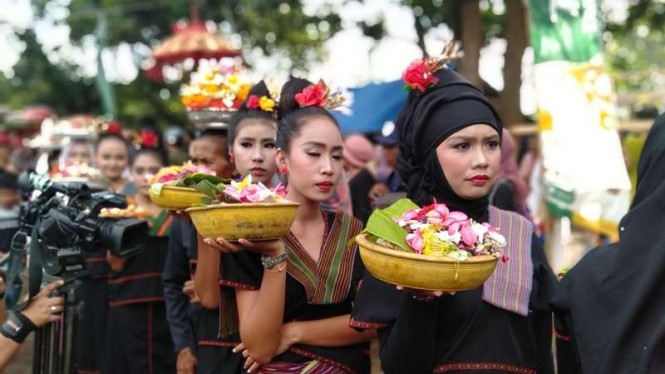 7 Tradisi Unik Merayakan Lebaran dari Berbagai Daerah di Indonesia