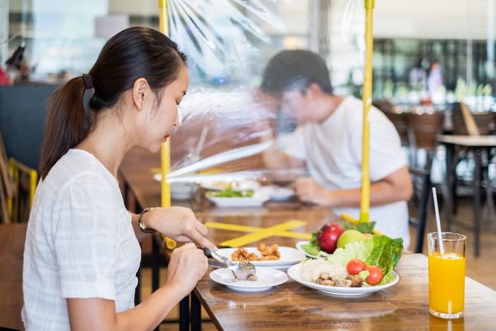 social distancing restoran