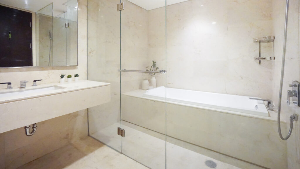 Kamar apartemen tipe suites - Rukita Ciputra World 2