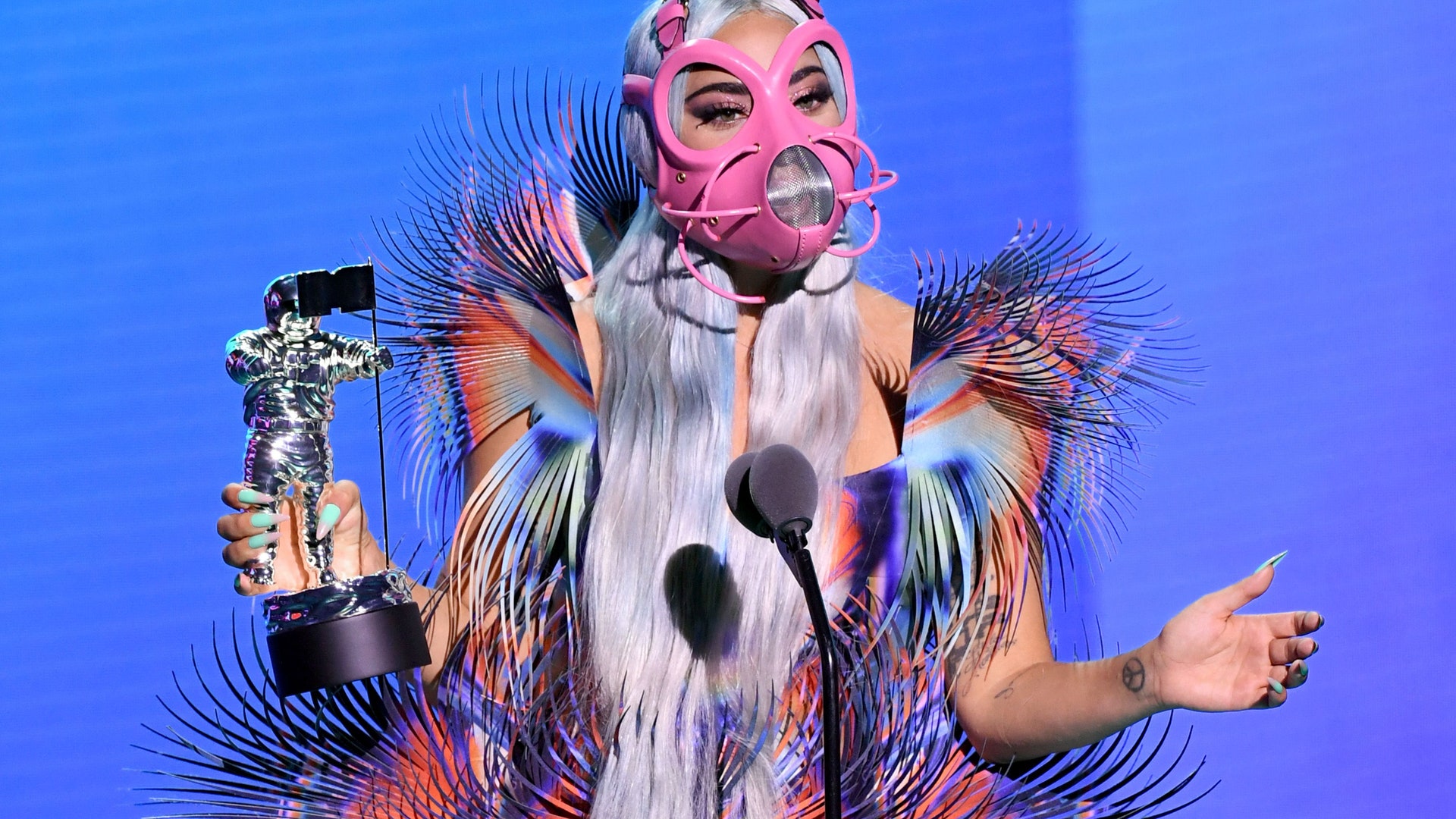 Masker Unik Lady Gaga di Ajang MTV VMA 2020 dan 7 Fakta Seru Lainnya