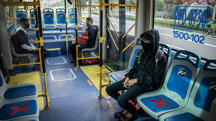 aturan dan jadwal transjakarta selama psbb jakarta