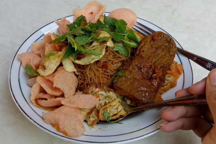 5 Tempat Makan Nasi Ulam Legendaris di Jakarta