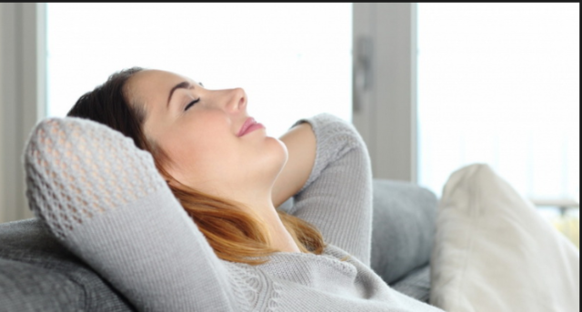 5 Cara Mudah Relaksasi di Rumah untuk Atasi Stres selama WFH