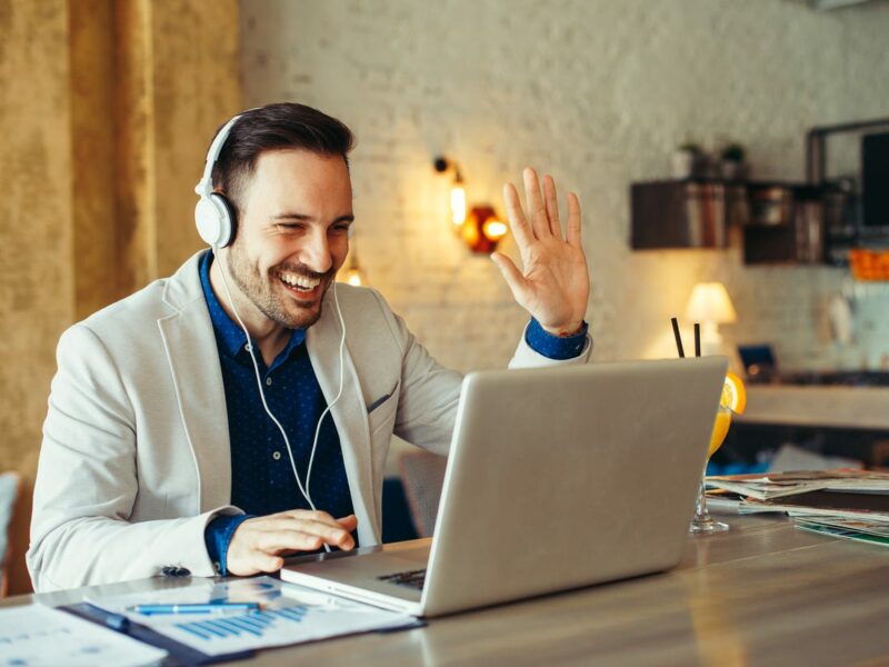 5 Tips Mudah Agar Tetap Terhubung dengan Rekan Kerja Saat WFH
