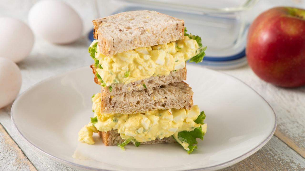 ide menu sarapan 5 menit - sandwich telur rebus mayo