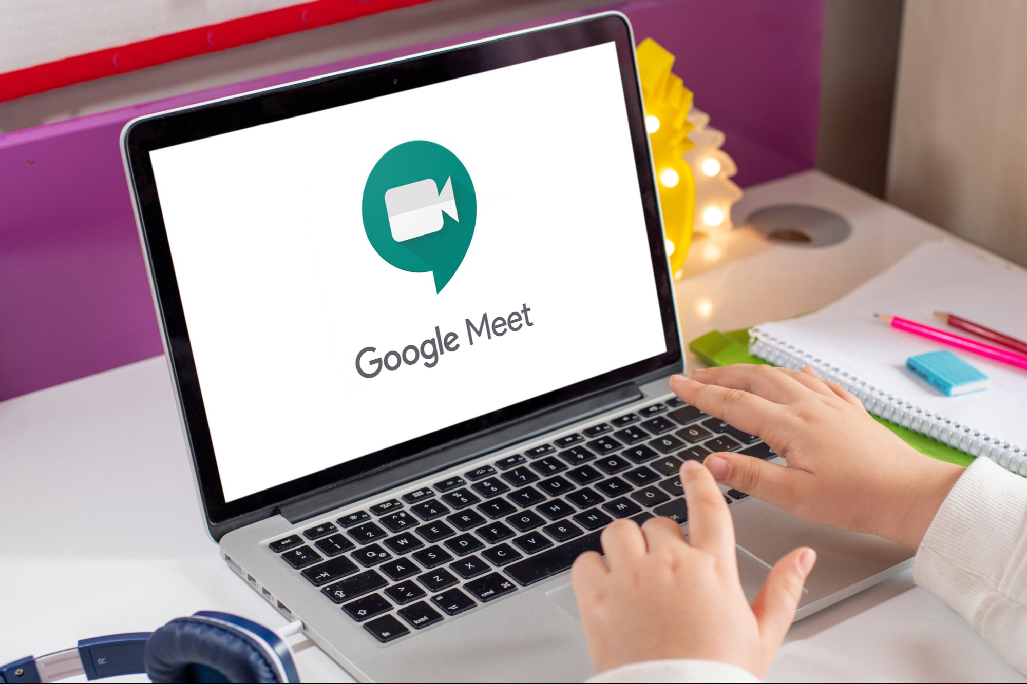 Yuk, Coba Filter dan Animasi Baru dari Google Meet yang Menghibur