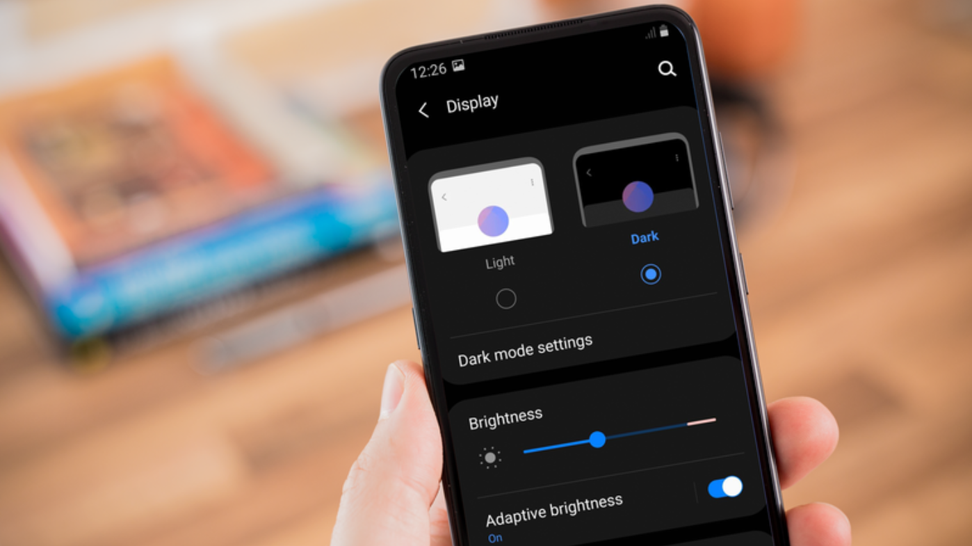 6 Keuntungan dan Kekurangan Menggunakan Dark Mode saat WFH, Mata Jadi Lebih Sehat?