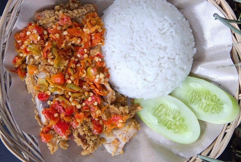 7 Kuliner dan Jajanan yang Terkenal Enak di Tomang, Wajib ke Sini!