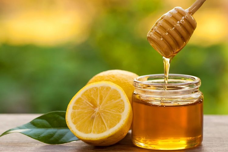 Segar dan Menyehatkan, Yuk Kreasikan 6 Resep Minuman Lemon Ini