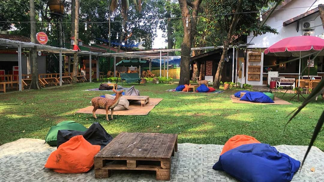 the green corner cafe pejaten - kafe tempat nongkrong pejaten