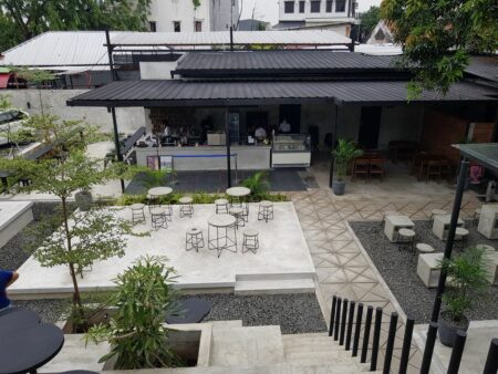 cafe jakarta pusat rooftop dan outdoor