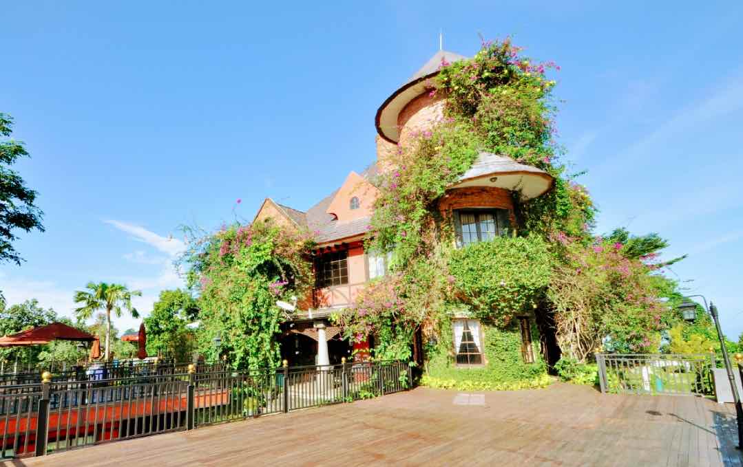 6 Kafe di Sentul, Suasana Hangout Outdoor Ditemani View Alam