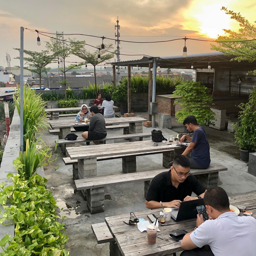 kafe outdoor jakarta timur 2