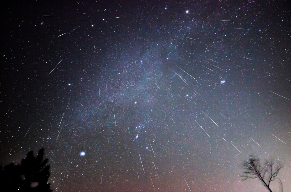 7 Fakta Hujan Meteor Geminid Plus Cara Melihatnya Malam Ini, Jangan Lewatkan!